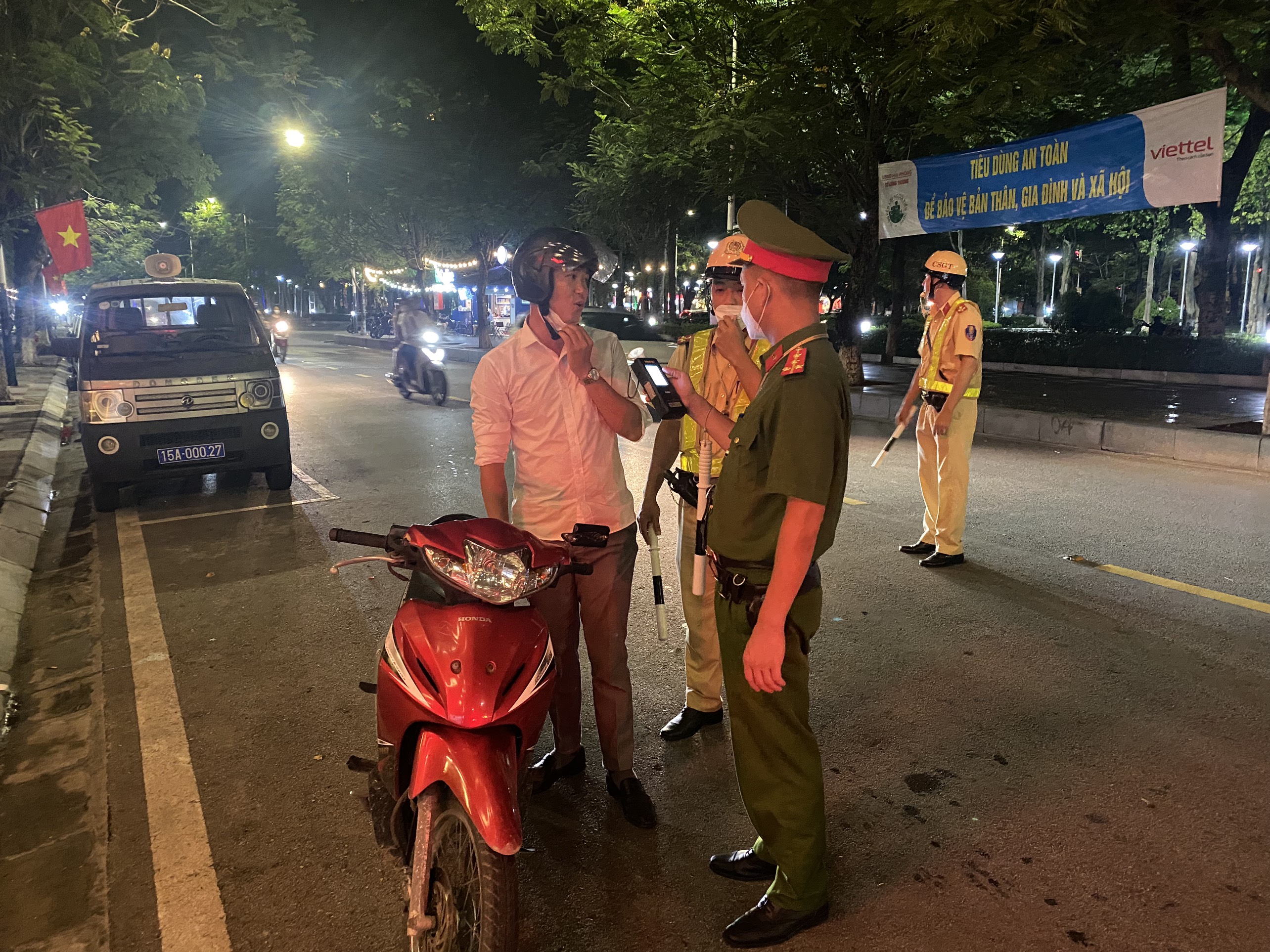 Công an quận Hồng Bàng: Xử lý 05 trường hợp điều khiển phương tiện vi phạm quy định về nồng độ cồn